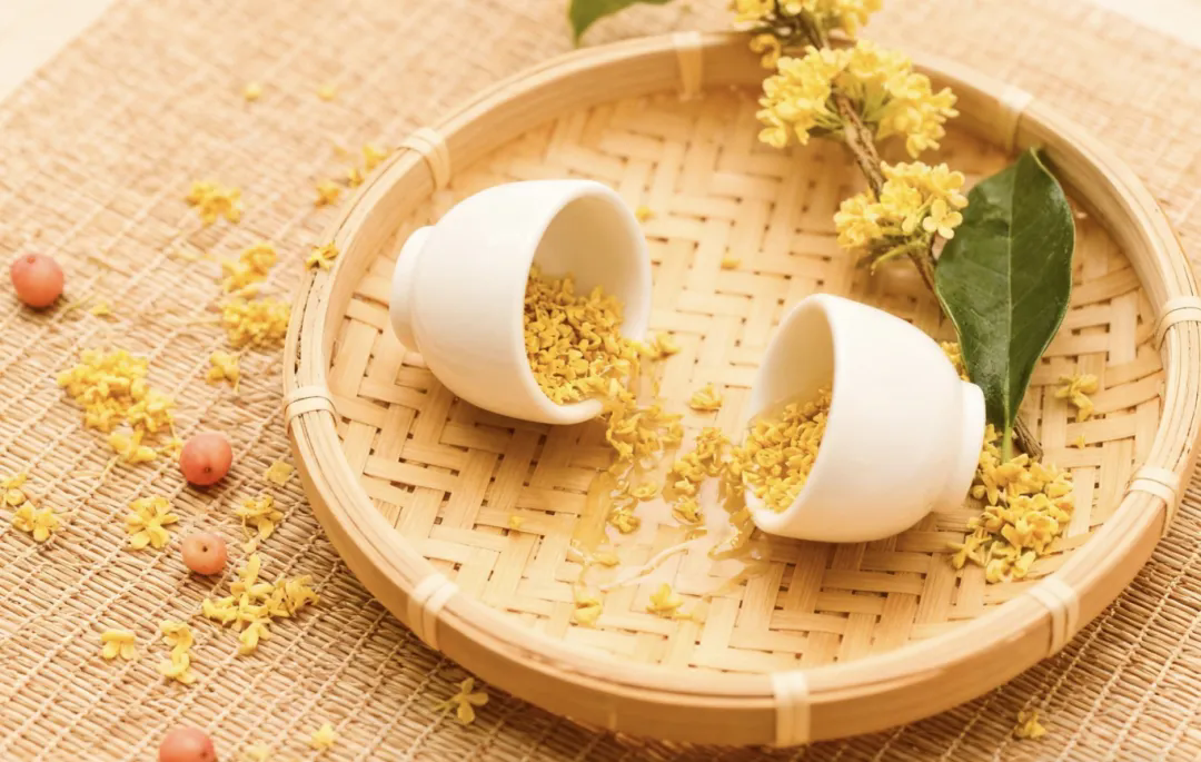 雁城桂花香，酥月映秋光